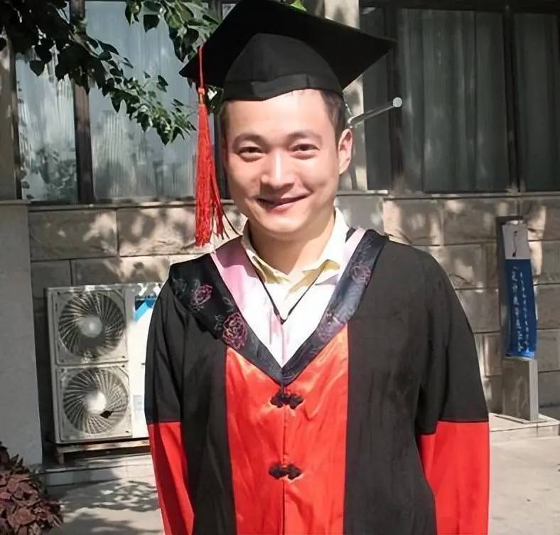 产偷偷搬走300多箱茅台拉黑妻子连孩子都不见开元棋牌卓伟再曝大瓜！喻恩泰被曝婚变