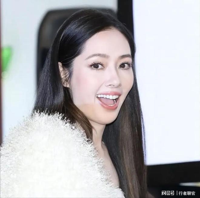 钱向佐带娃有时异地但豪门日子藏不住了开元棋牌app郭碧婷手撕谣言：婆婆给(图7)